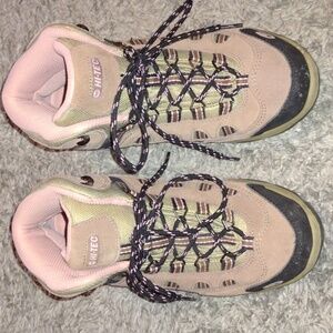 Women's Size 8 Hi Tec Hiking Boots Water Proof
